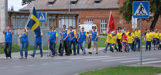 Kolorowy pochód Szwecja Szwajcaria