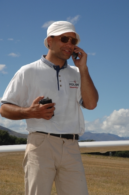 Telefon do domu po wygranych zawodach.